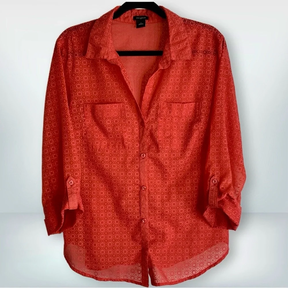 Ann Taylor Red Geometric Semi-Sheer Button-Up Shirt, size 10 - Picture 2 of 13
